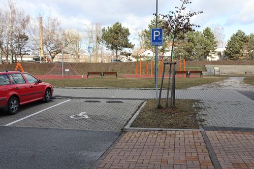 Parkoviště ul. Na Valech, Jaroměř