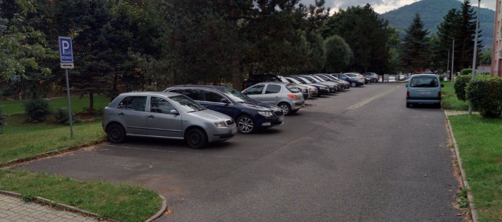 Parkoviště Školní ul., Klášterec nad Ohří