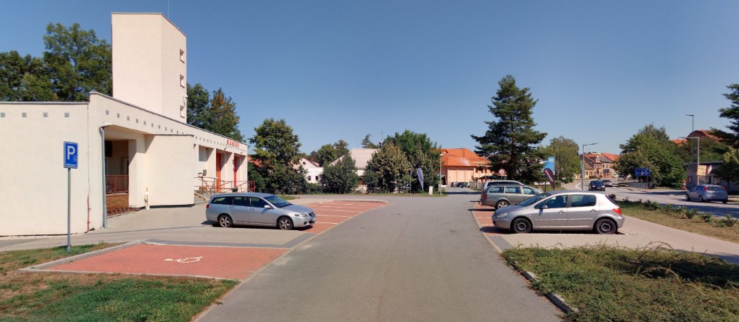 Parkoviště ul. Mezi Mosty, Sezemice