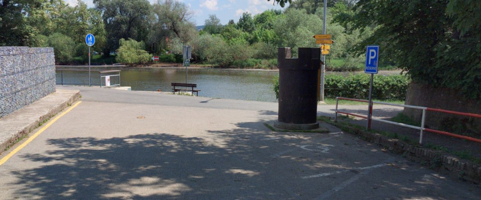 Parkoviště Kazínská ul., Černošice