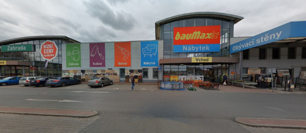 Parkoviště bauMax, Unhošťská ul., Kladno - Kročehlavy