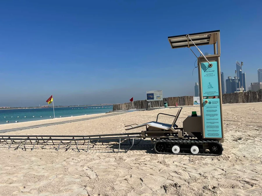 Přístup do moře Al Bahar pláž, Abu Dhabi, Spojené arabské emiráty