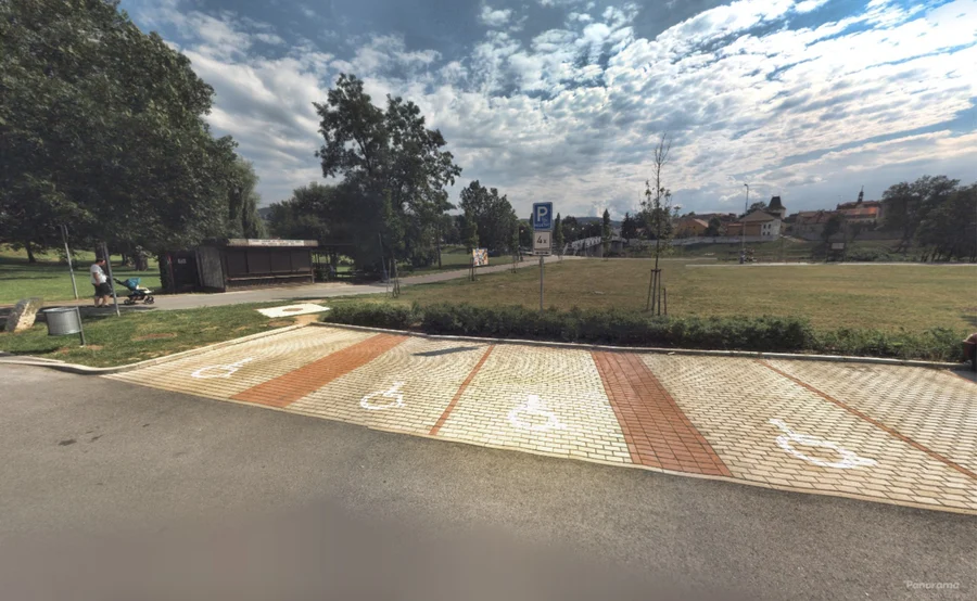 Parkovací místa 4x