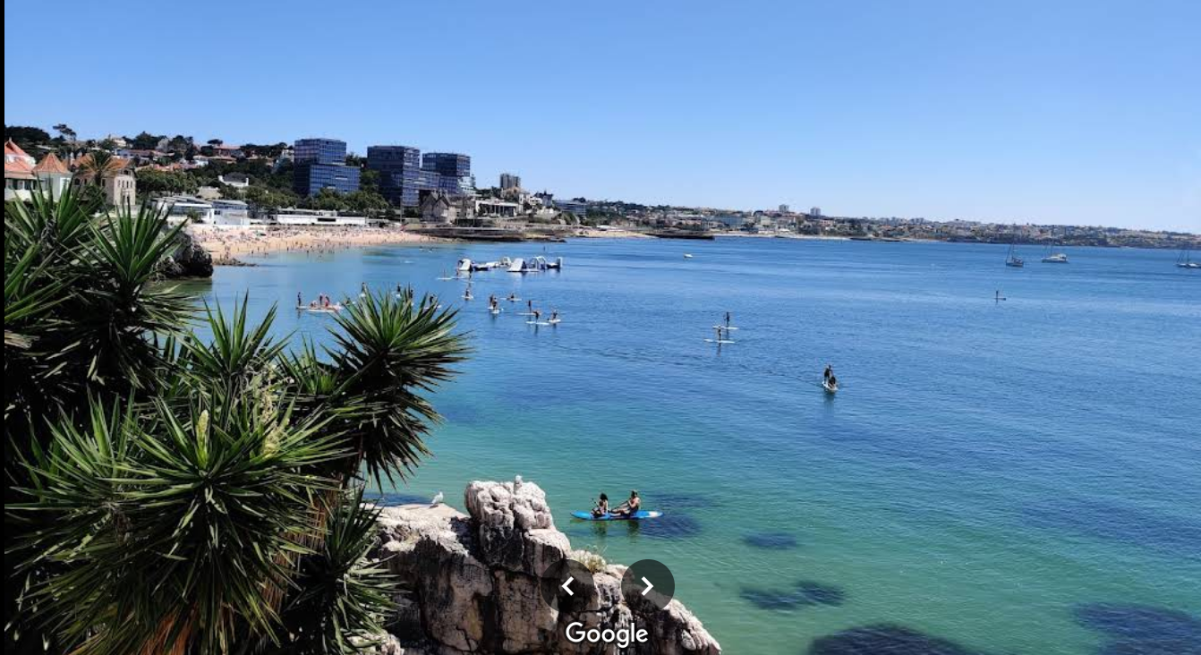 Přístup do moře - pláž Cascais Portugalsko