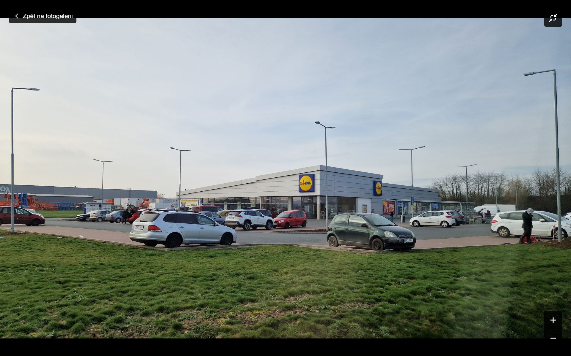 Parkoviště Lidl Nehvizdy