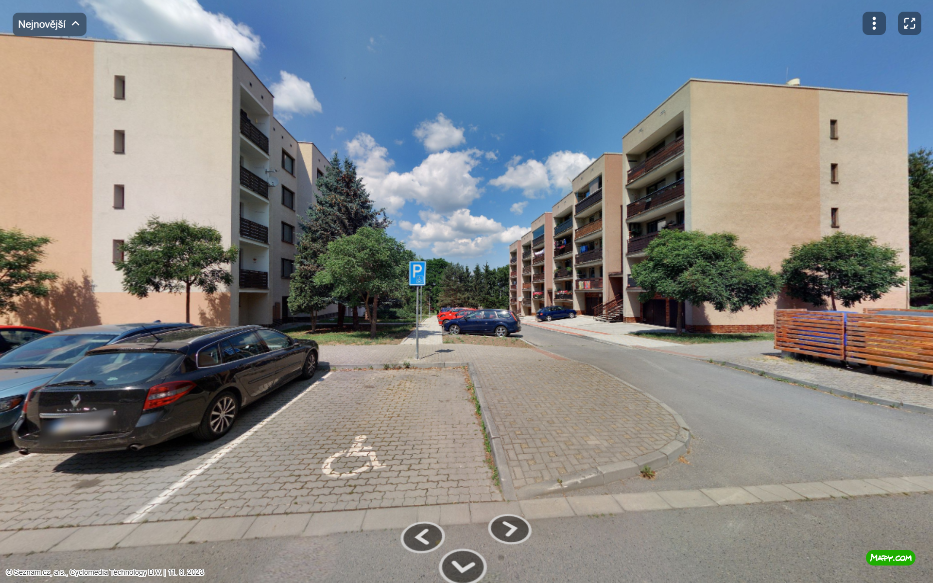 Parkoviště ul. Na Stráni, Čelákovice