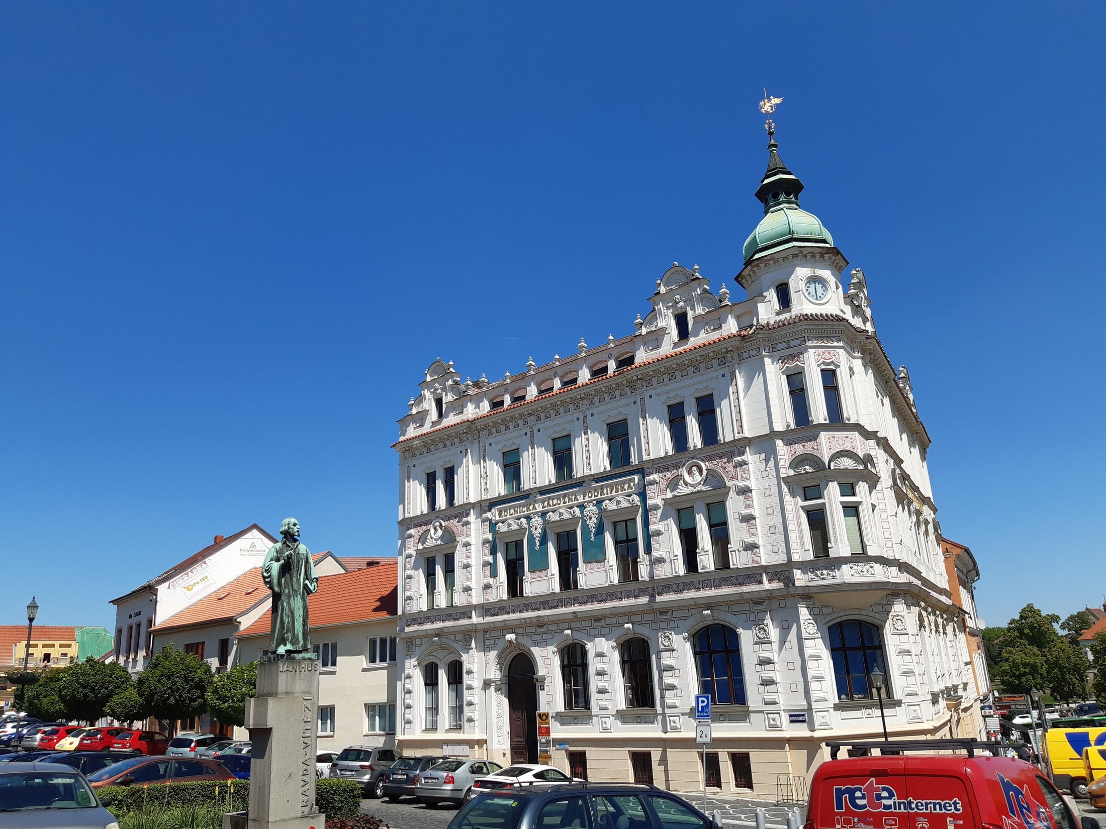 Parkoviště Husovo nám., Roudnice nad Labem