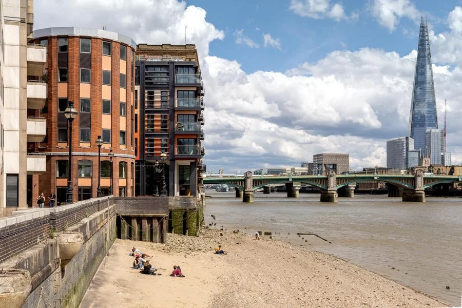 Locke at Broken Wharf Millennium Bridge, Londýn, Velká Británie