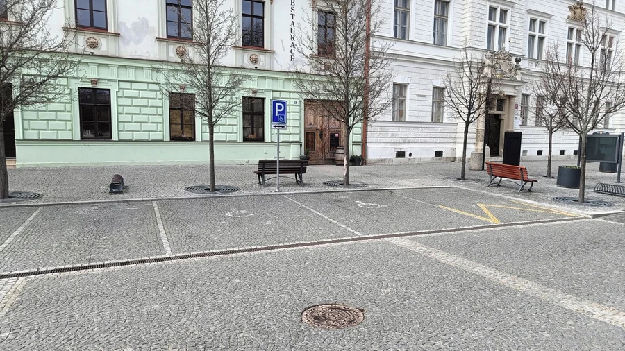 Parkoviště nám. Svobody, Valtice