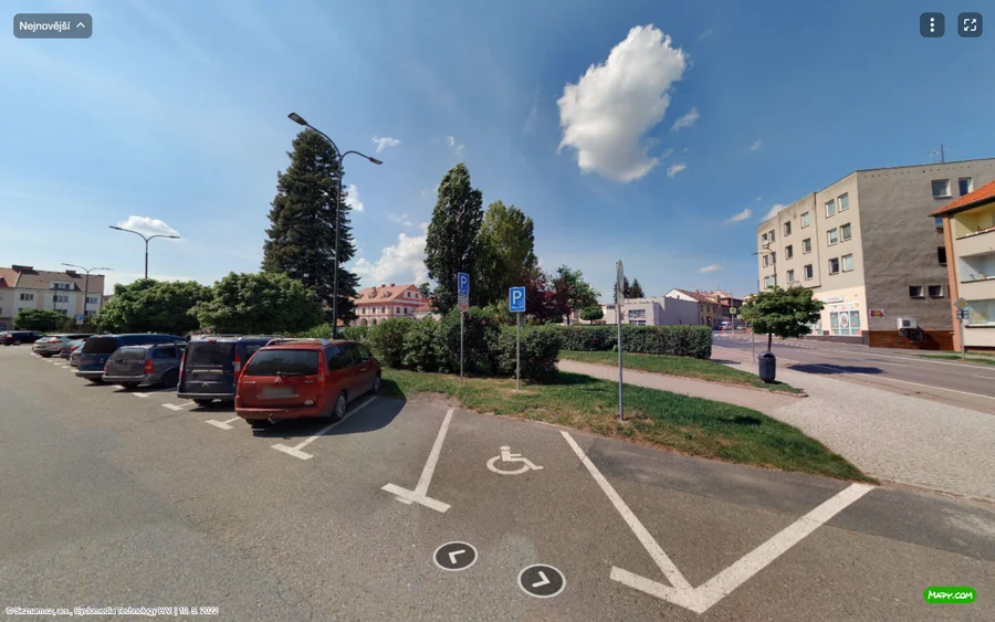 Parkoviště Husovo nám., Lysá nad Labem