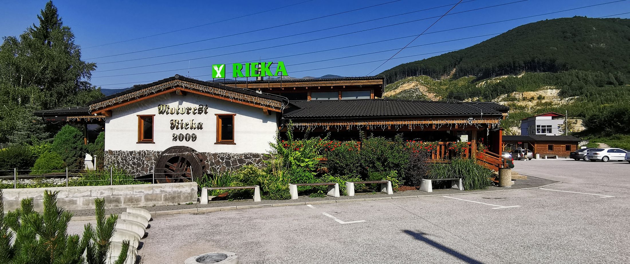 Motorest Rieka, Kraľovany, Slovensko