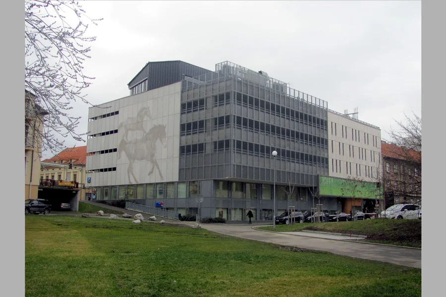 Parkovací dům U Černého koně Beroun