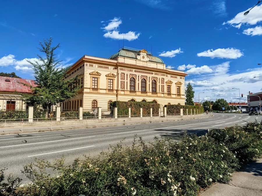 Gymnázium Velehradská tř., Uherské Hradiště