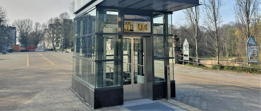 Rathaus Schöneberg U, Berlin, Německo
