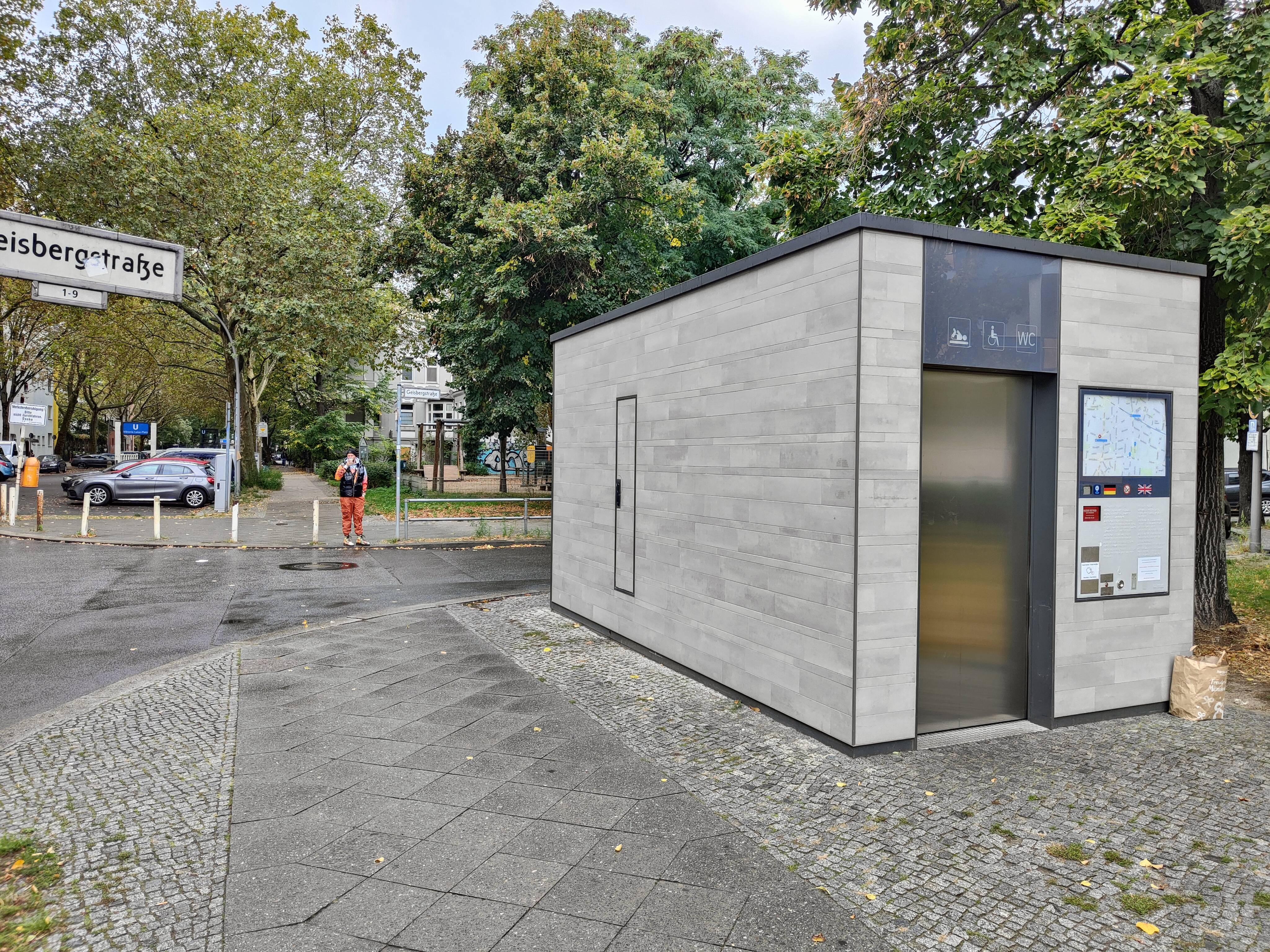 WC Geisbergstraße, Berlin, Německo