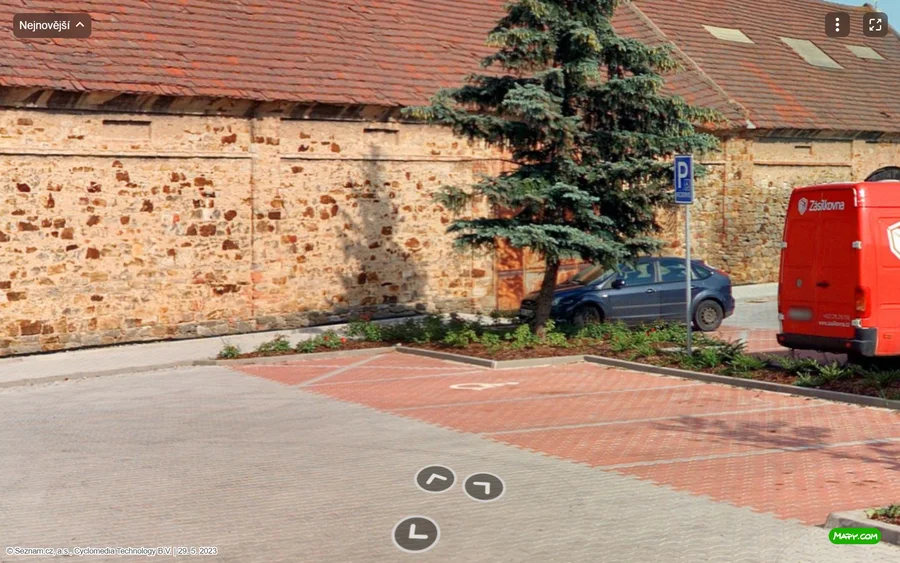 Parkoviště ul. Pod Kostelem, Mochov