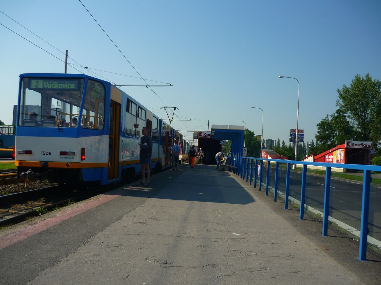 tramvajová zas. Obchodní centrum