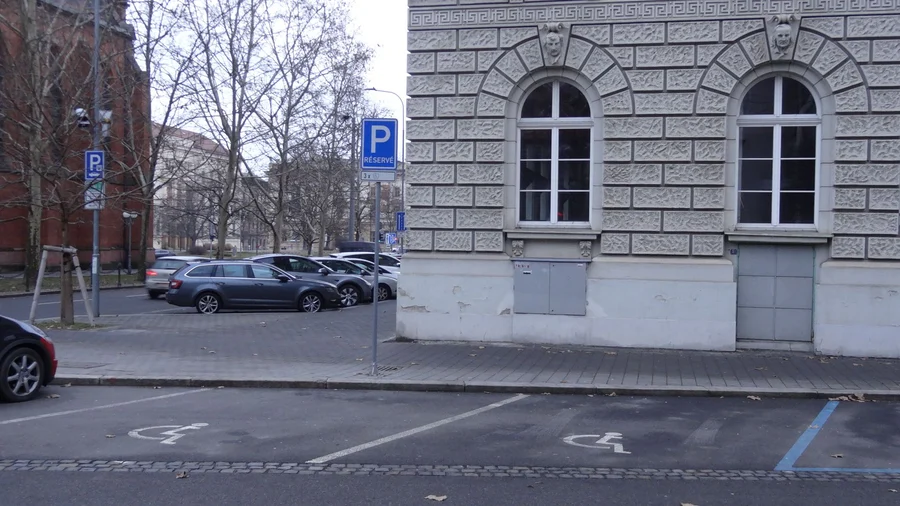 Parkoviště Komenského nám., Brno-město