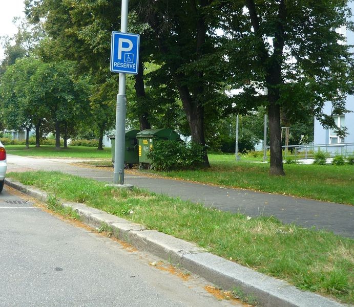 Parkoviště zadní trakt KÚ Ostrava, Zelená ul.