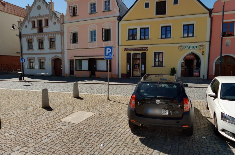 Parkoviště nám. Svobody,  Planá