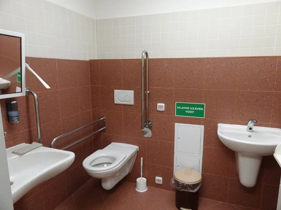 WC na HL. nádraží Ústí