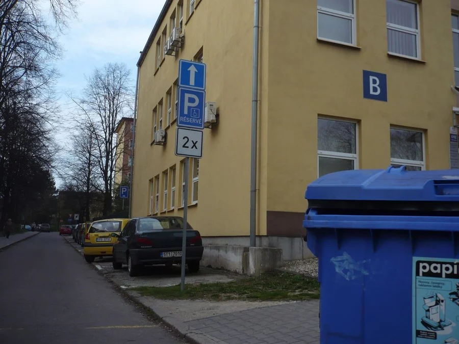 Vyhrazené parkoviště