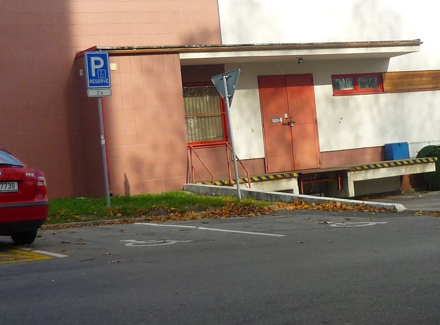 Vyhrazené parkoviště