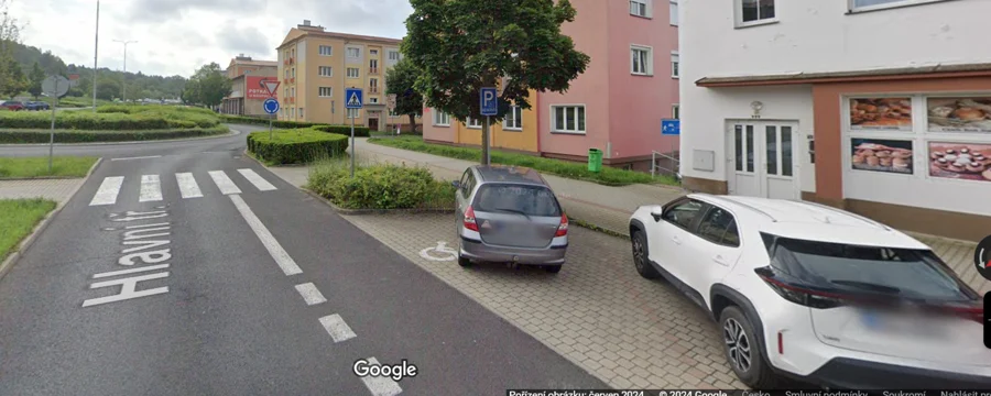 Parkoviště Hlavní třída, Ostrov 