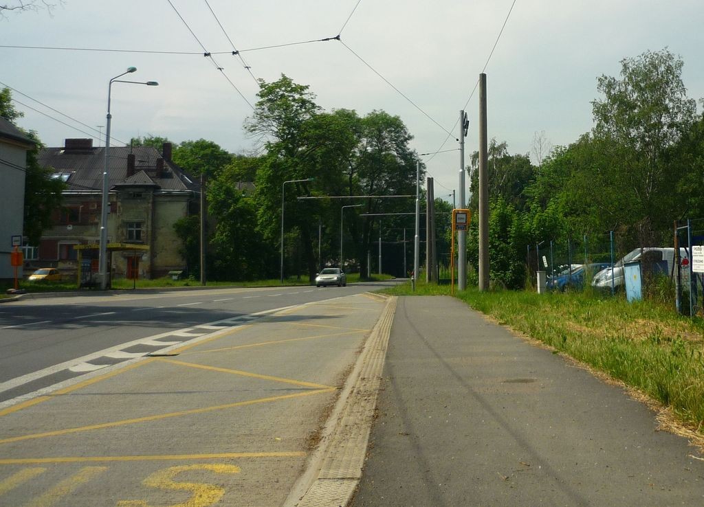 autobusová a trolejbusová zastávka MHD Náprstkova