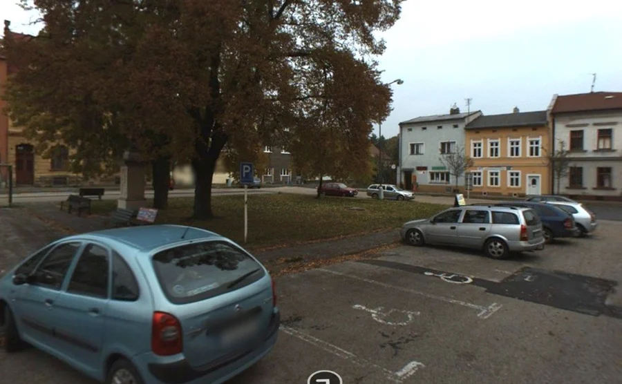 PARKOVIŠTĚ