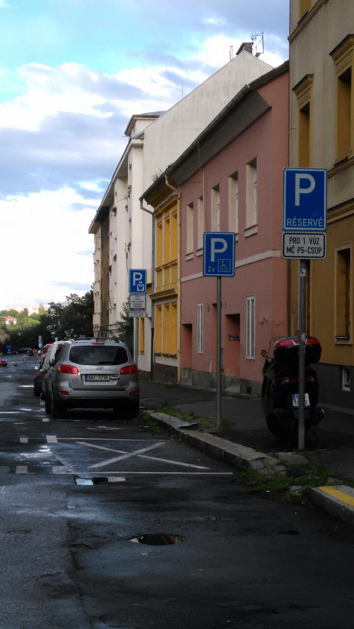 2x Vyhrazené parkovací stání