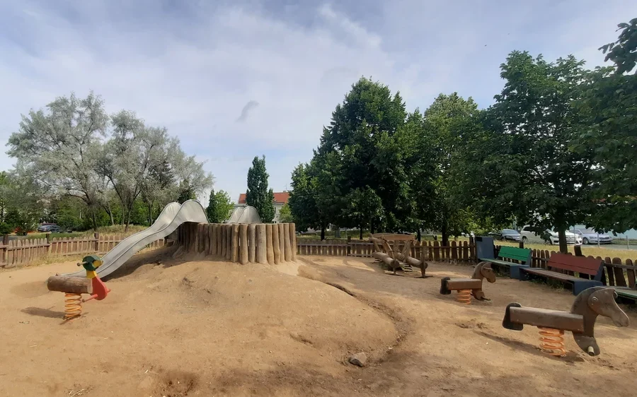 Malinová–Chrpová Park