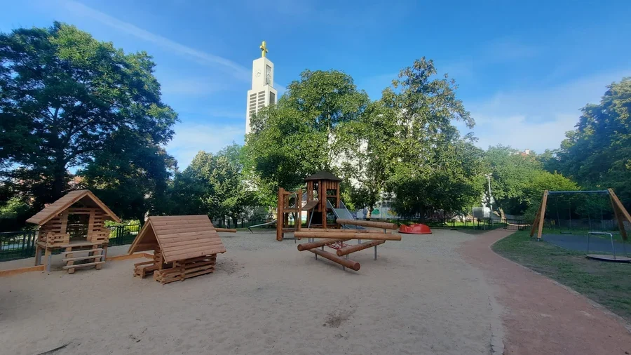 Tolstého Playground