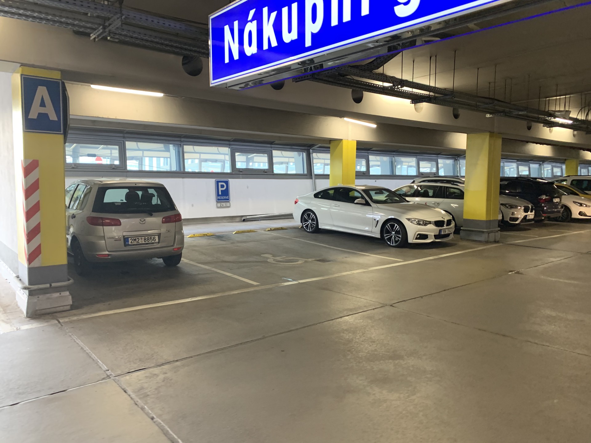 Galerie Vaňkovka - kryté stání