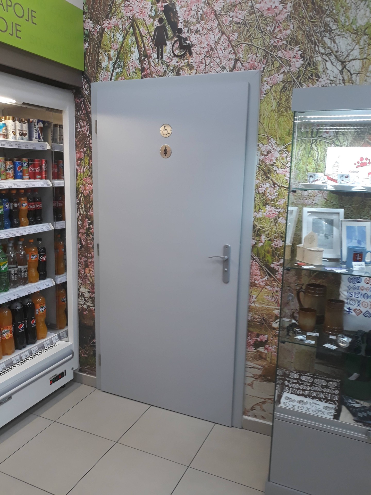 Shell Tesárske Mlyňany