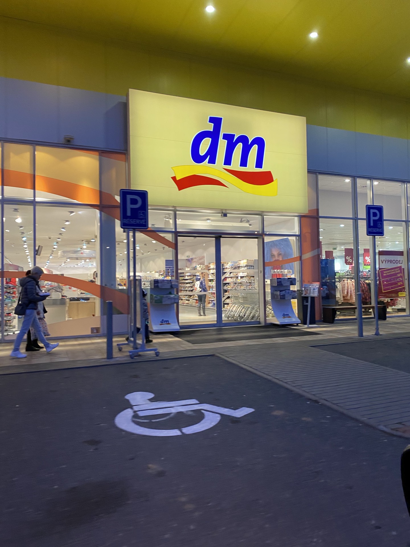 DM drogerie