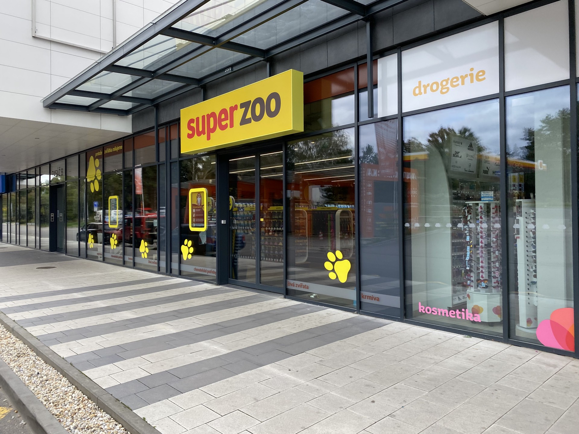 superZOO