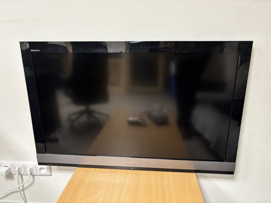 Daruji funkční televizi Sony Bravia 40"