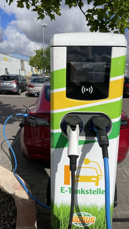 Globus Leipzig 2xAC 11kW