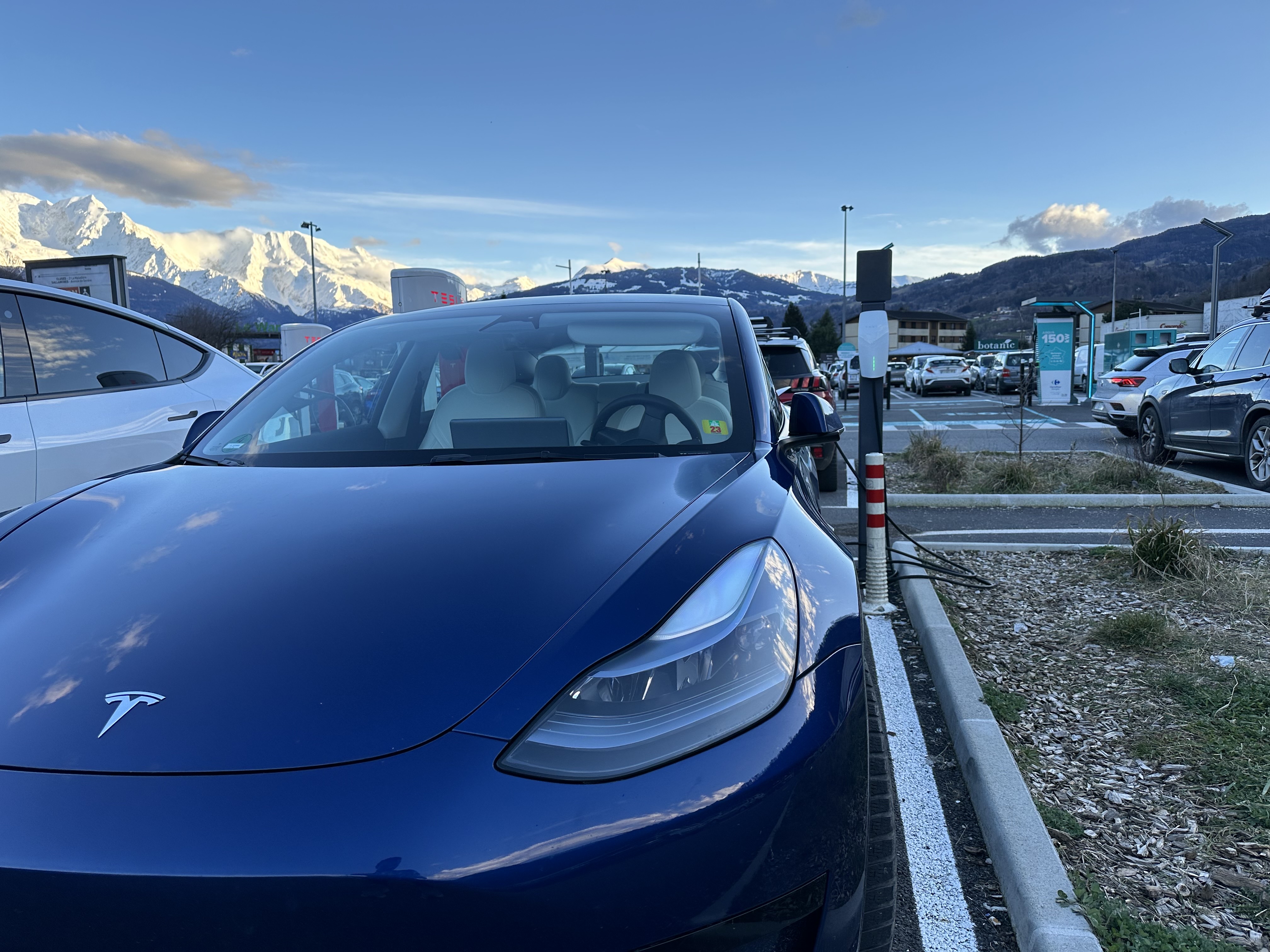 2x Tesla wallbox