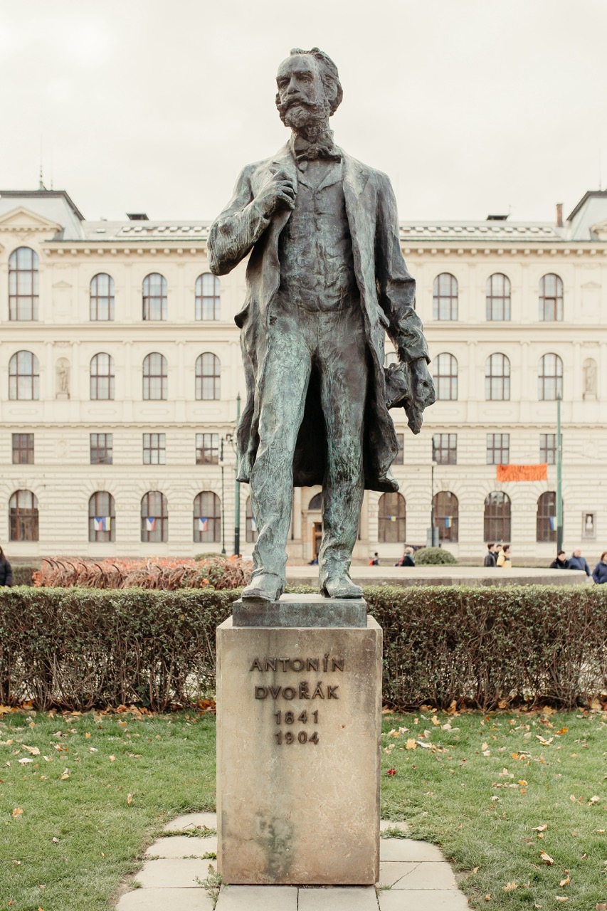 Socha Antonína Dvořáka